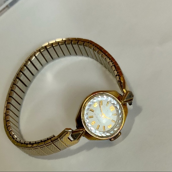 Vintage Westclox 17 Jewels Ladies Textured Gold Tone Wristwatch - Picture 7 of 15